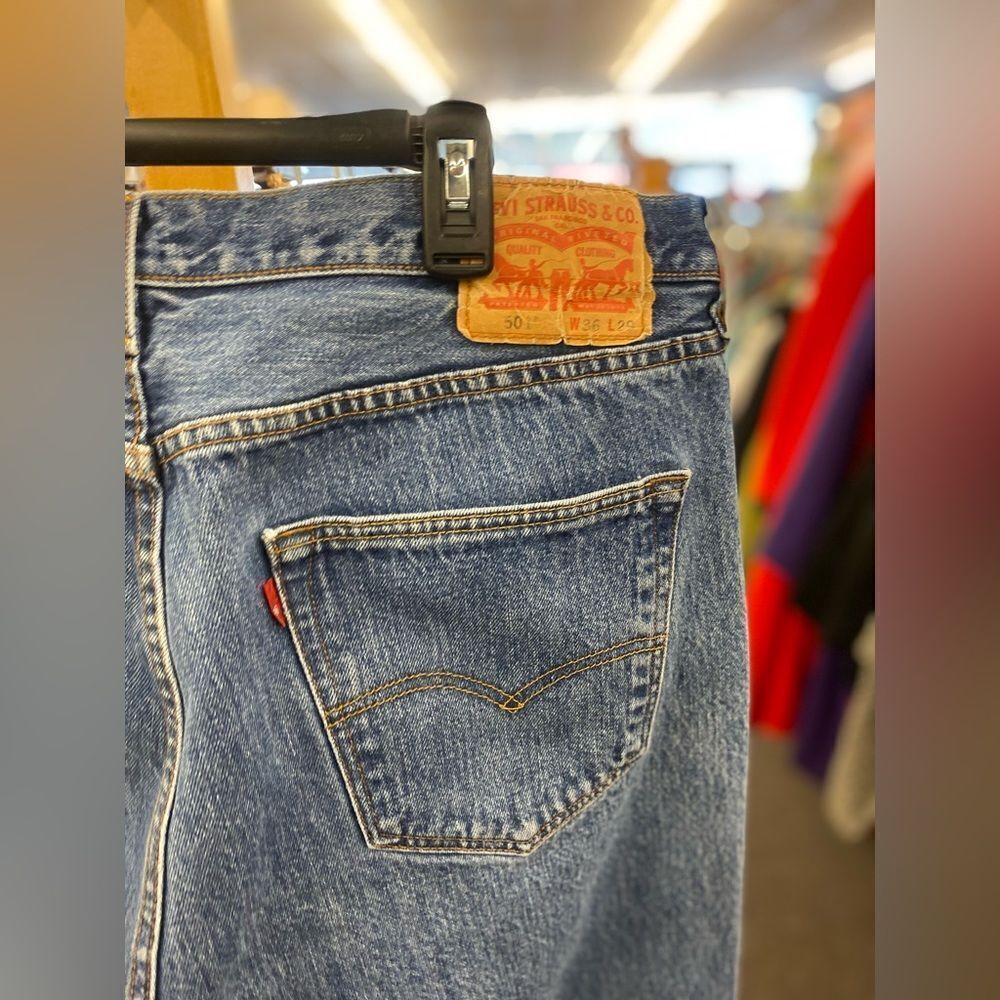 Levi Men 38x30 Style 501 Jeans - Picture 5 of 5
